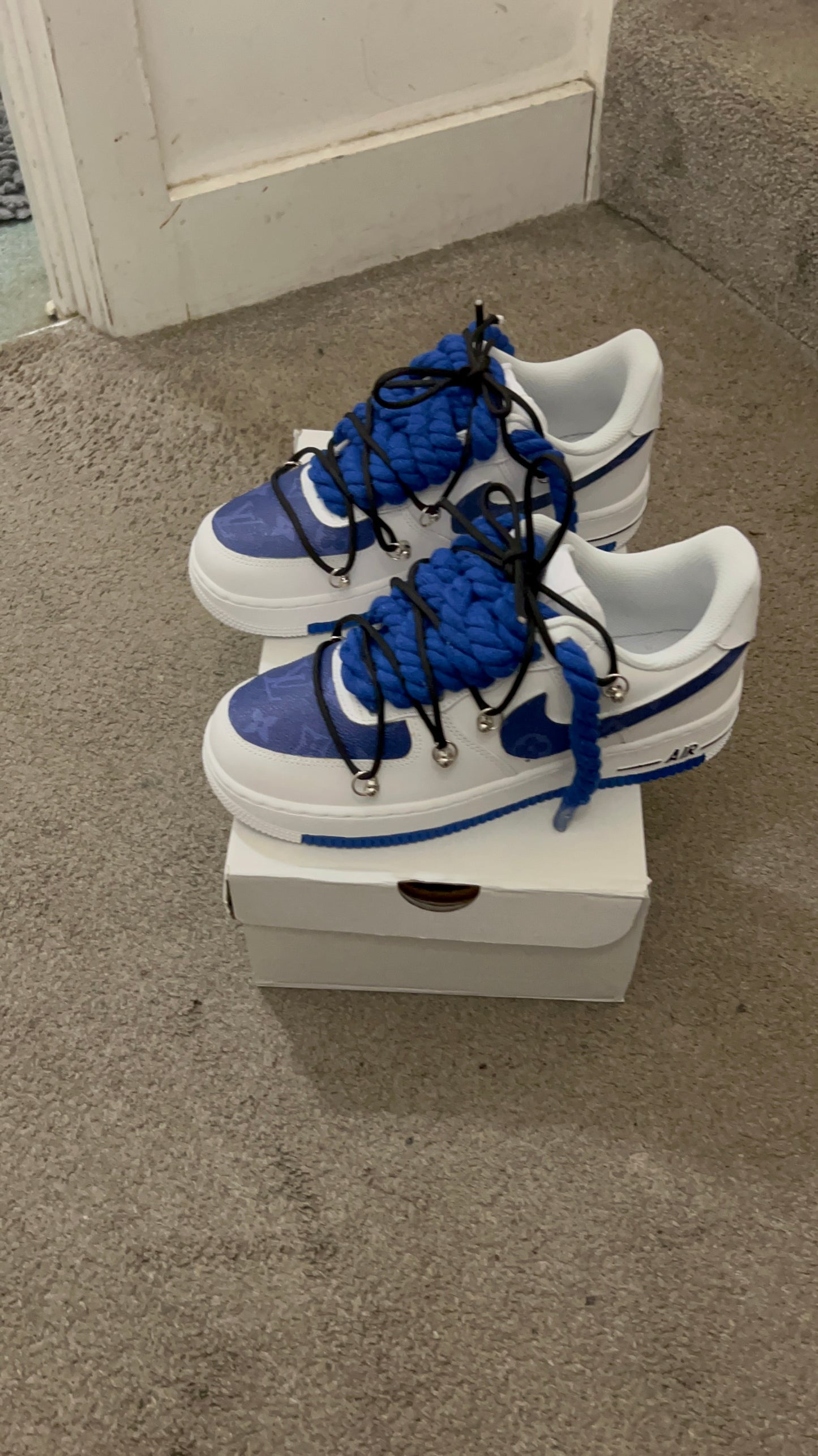 CUSTOM FORCE 1 LV  BADGE IV