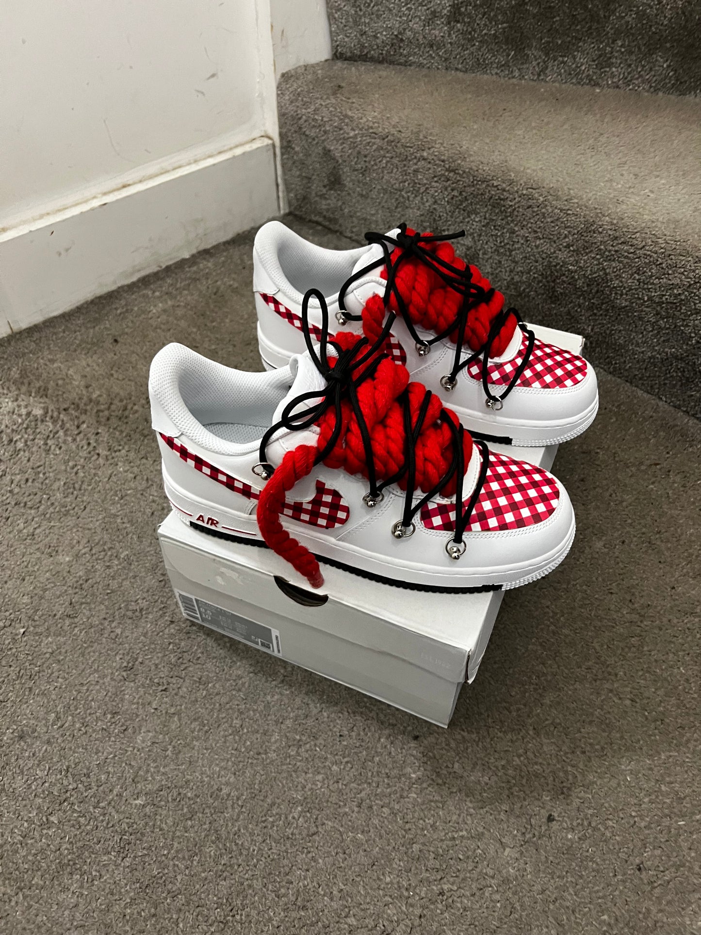 CUSTOM FORCE 1 RED AND BLACK DETAILS