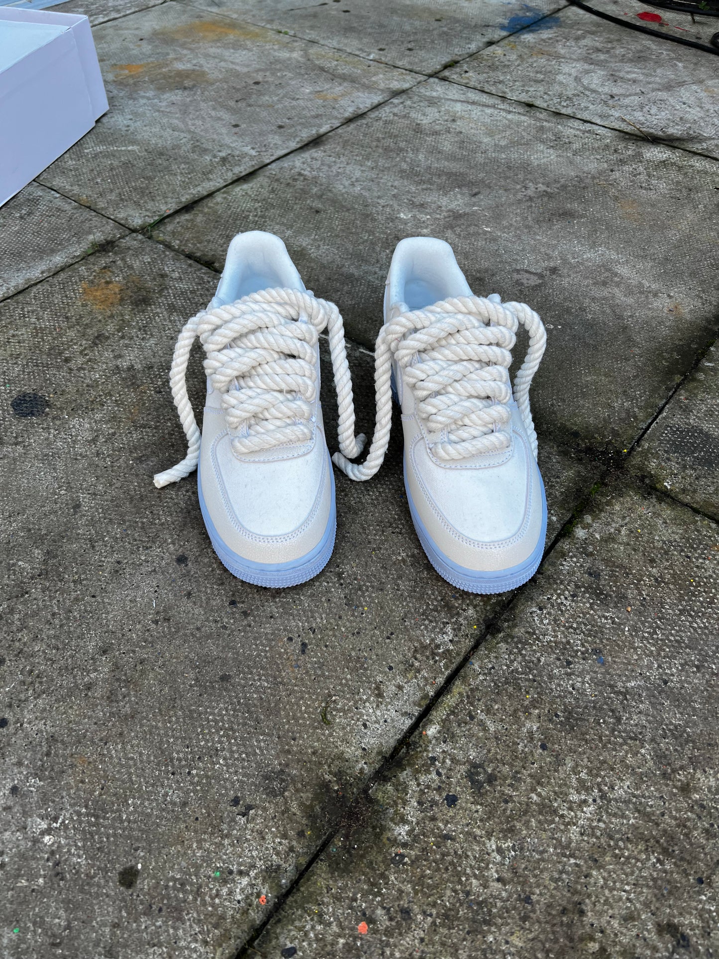 CUSTOM FORCE 1 ROPE LACE ATTENTION.