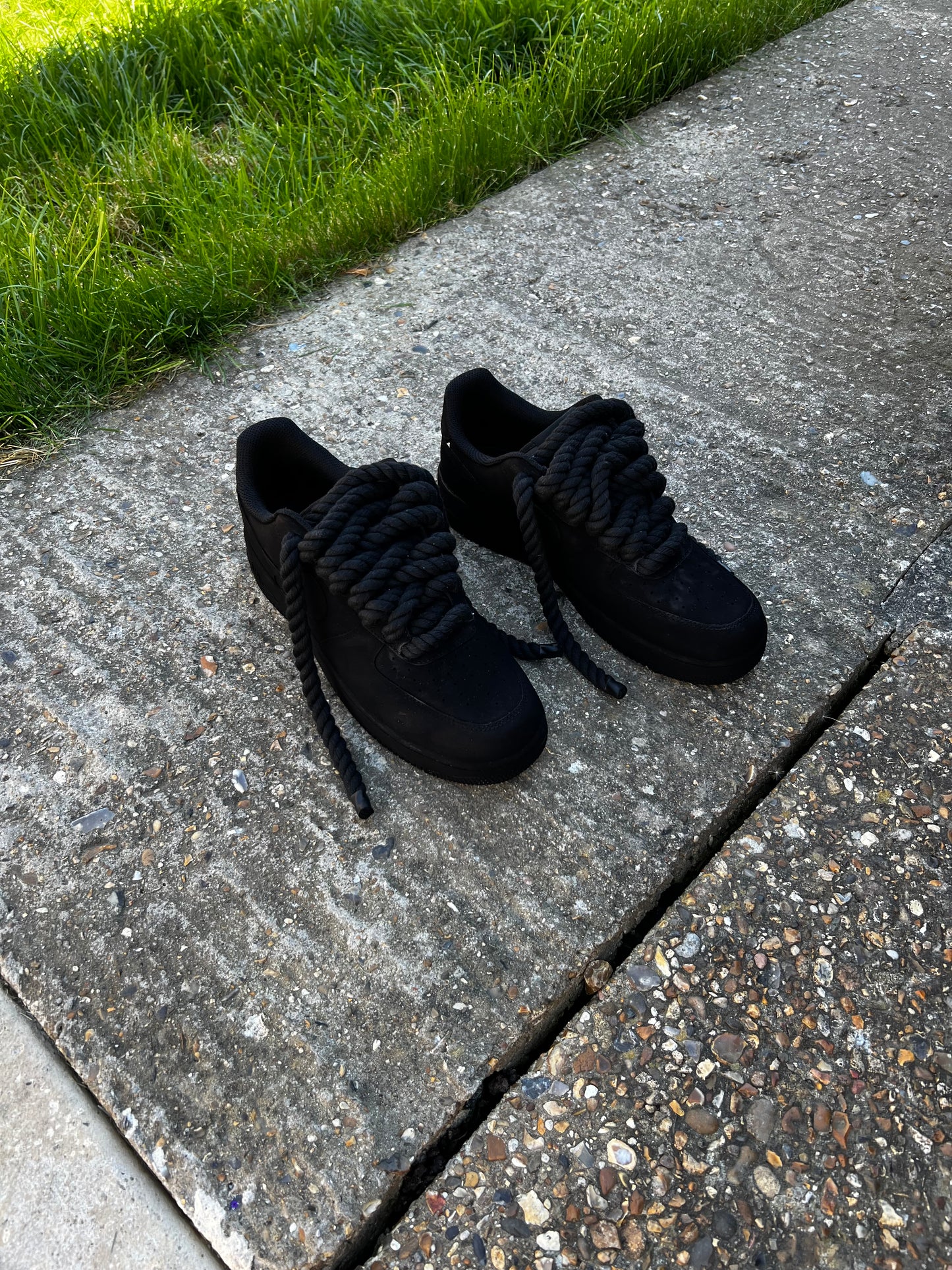 TRIPLE DEEP BLACK CUSTOM FORCE 1