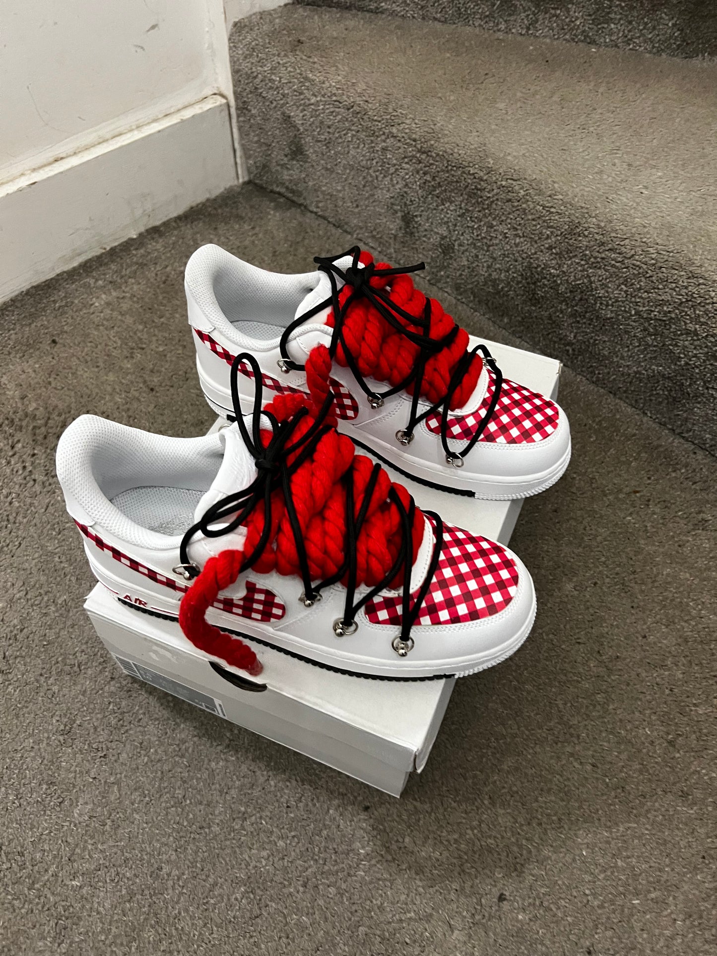 CUSTOM FORCE 1 RED AND BLACK DETAILS