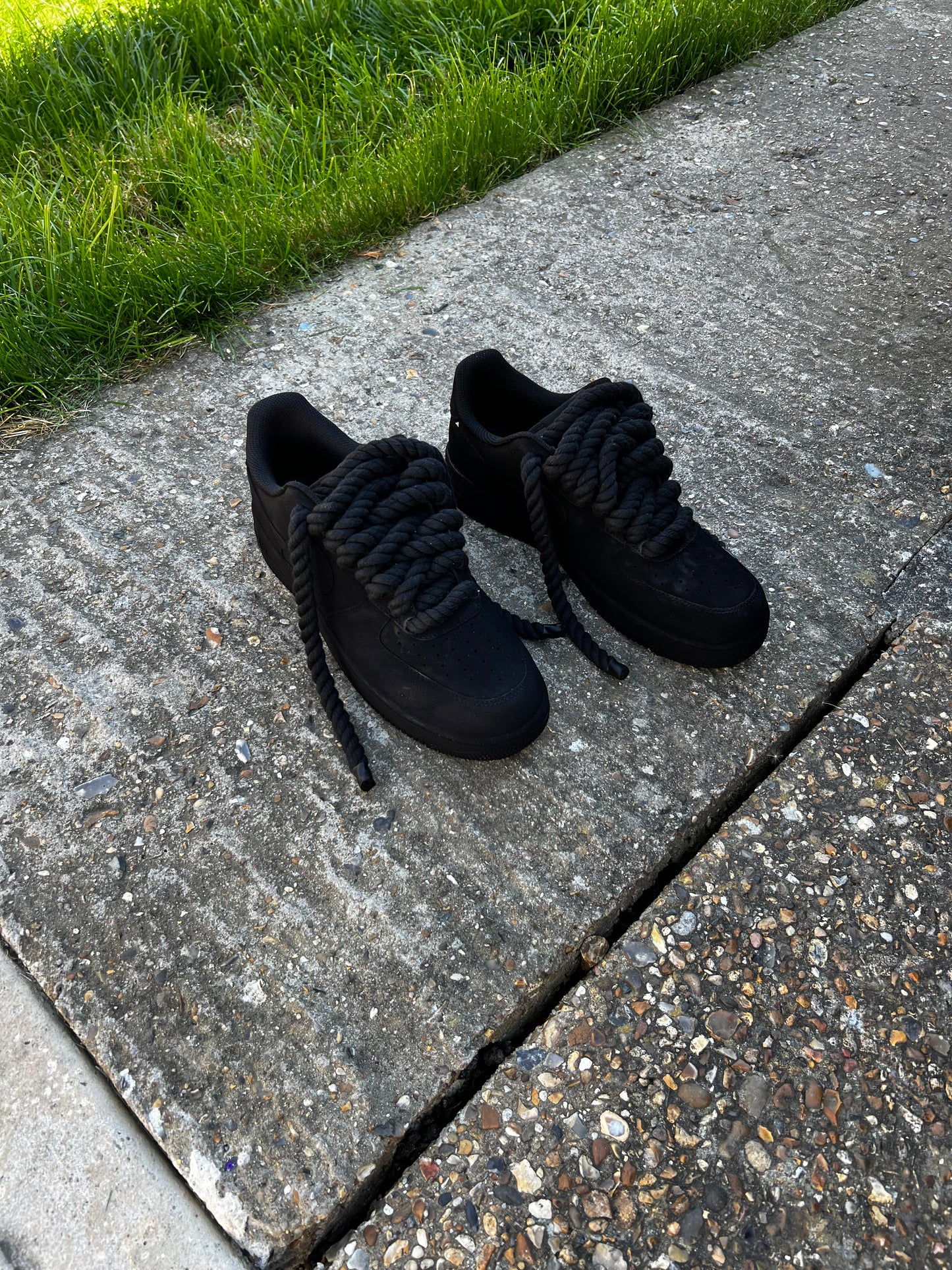 TRIPLE DEEP BLACK CUSTOM FORCE 1