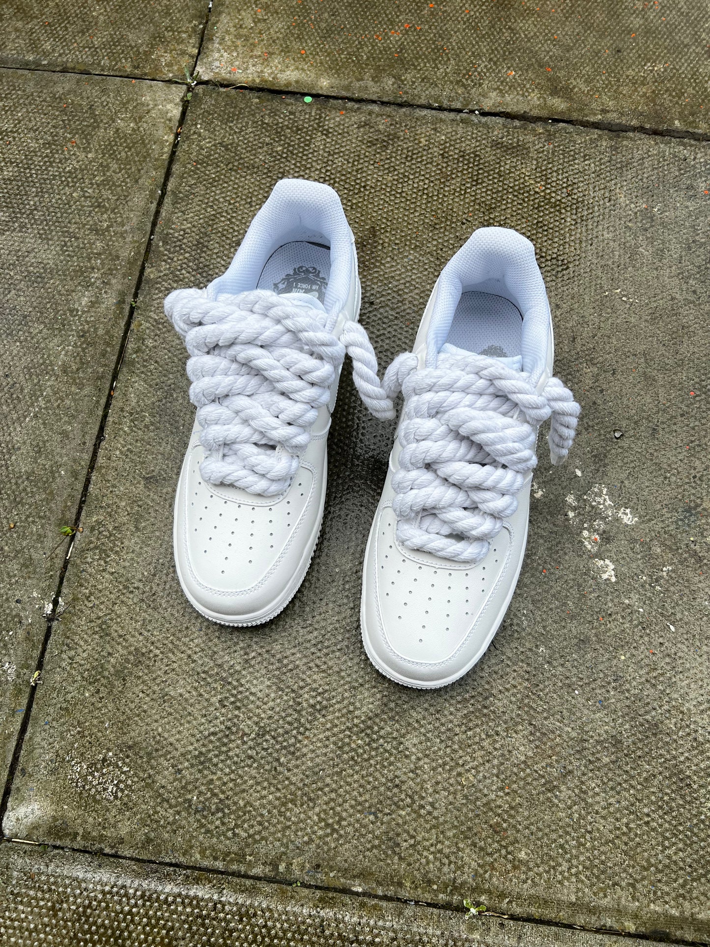 THE WHITE ON WHITE FORCE 1