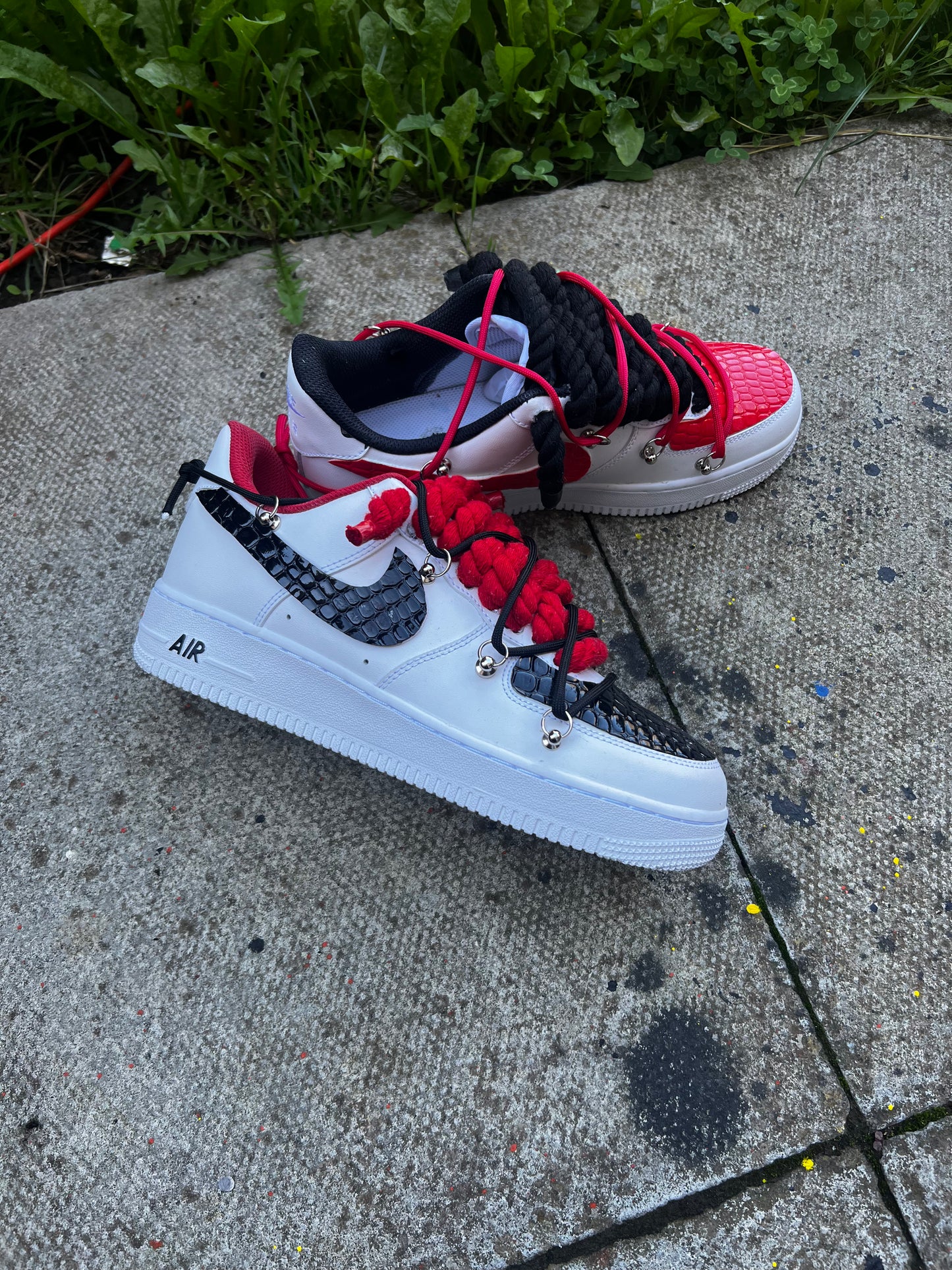 CUSTOM FORCE 1 RED AND BLACK