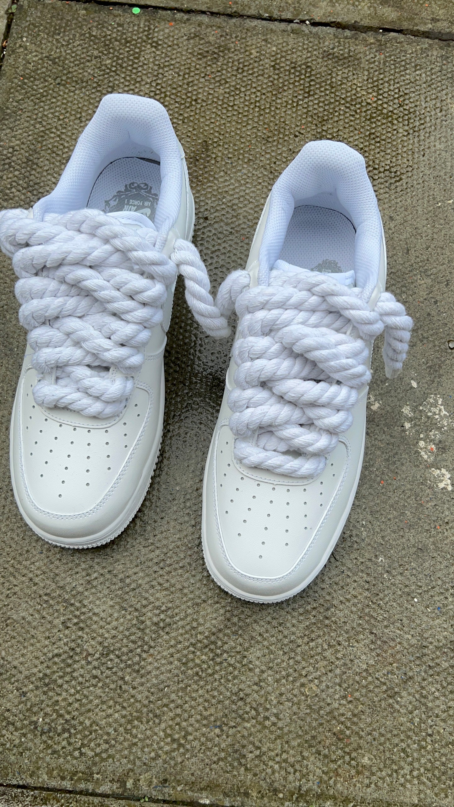 THE WHITE ON WHITE FORCE 1