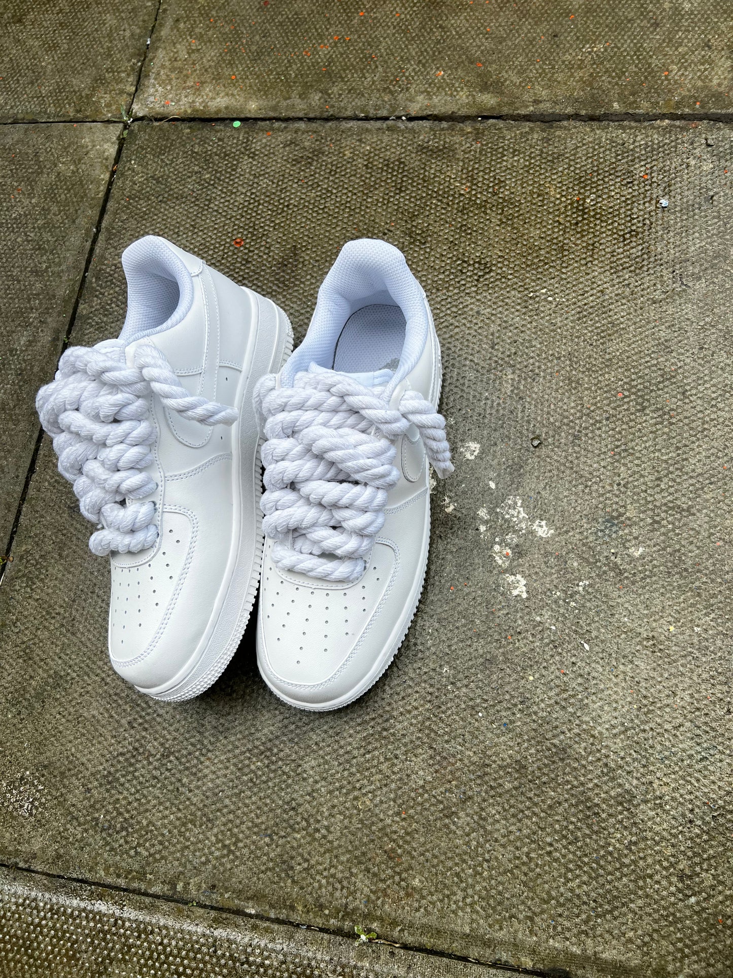 THE WHITE ON WHITE FORCE 1