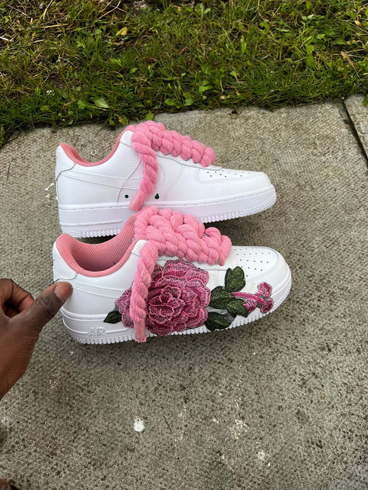 FORCE 1 PINK BADGE - creps customs