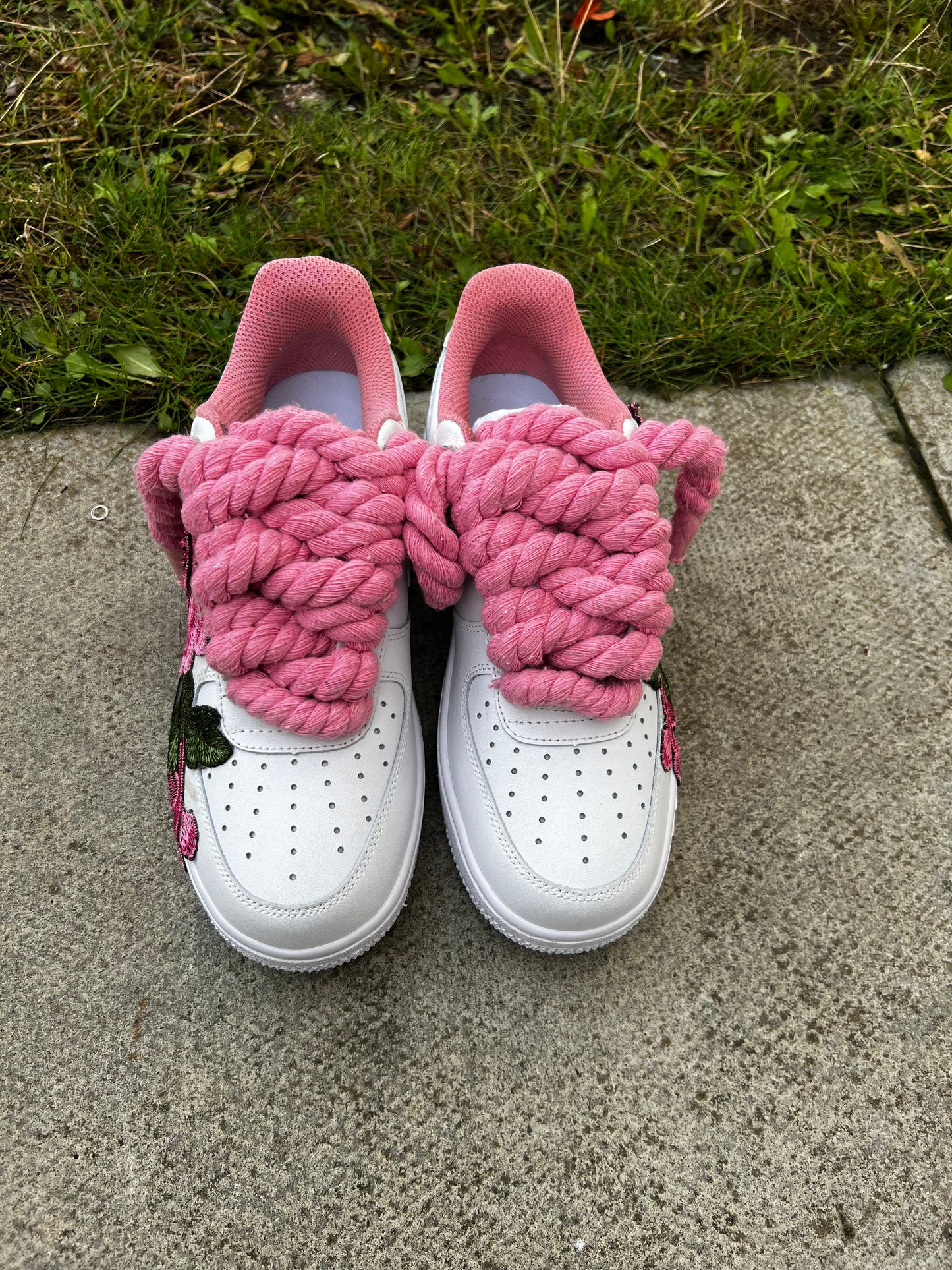 FORCE 1 PINK BADGE - creps customs
