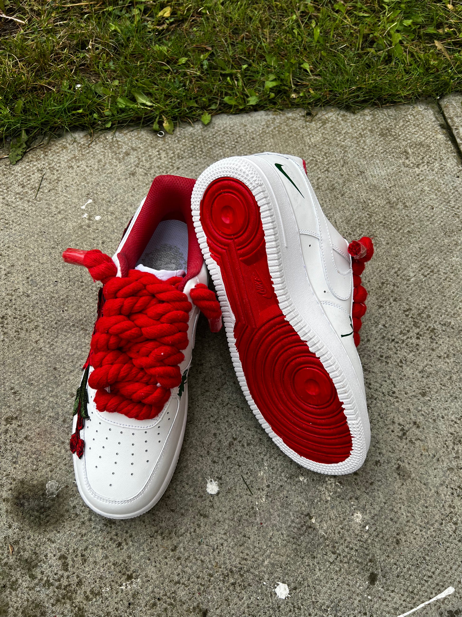 FORCE 1 RED BADGE - creps customs