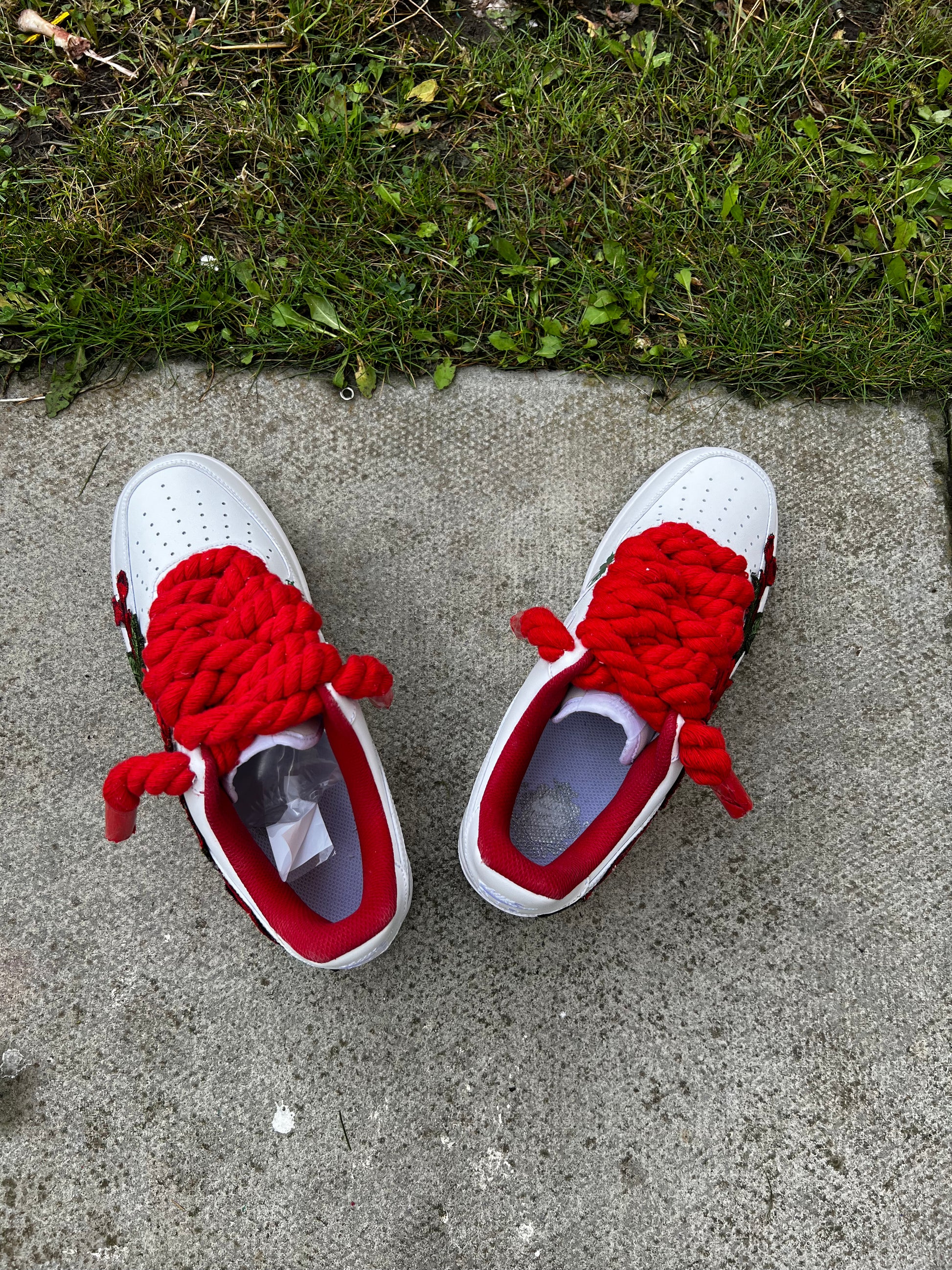 FORCE 1 RED BADGE - creps customs