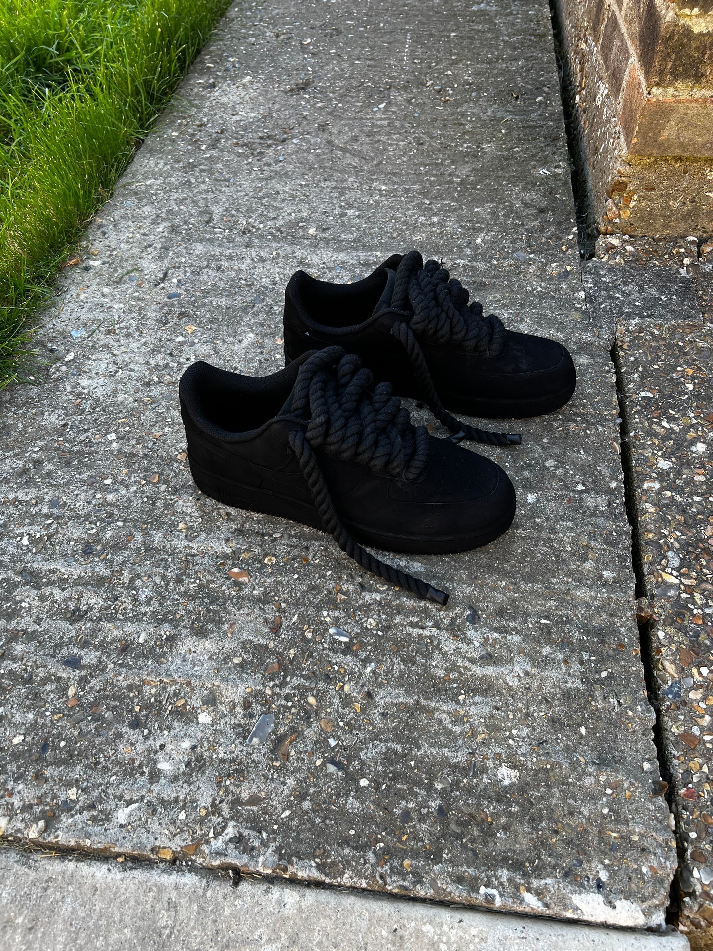 TRIPLE DEEP BLACK CUSTOM FORCE 1