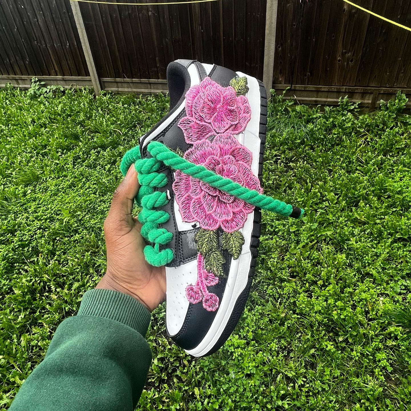 DUNKS PANDA PINK BADGES - creps customs